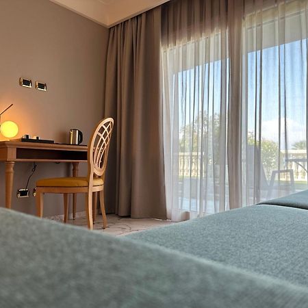 Palace Hotel Desenzano Ντεζεντσάνο ντελ Γκάρντα Εξωτερικό φωτογραφία