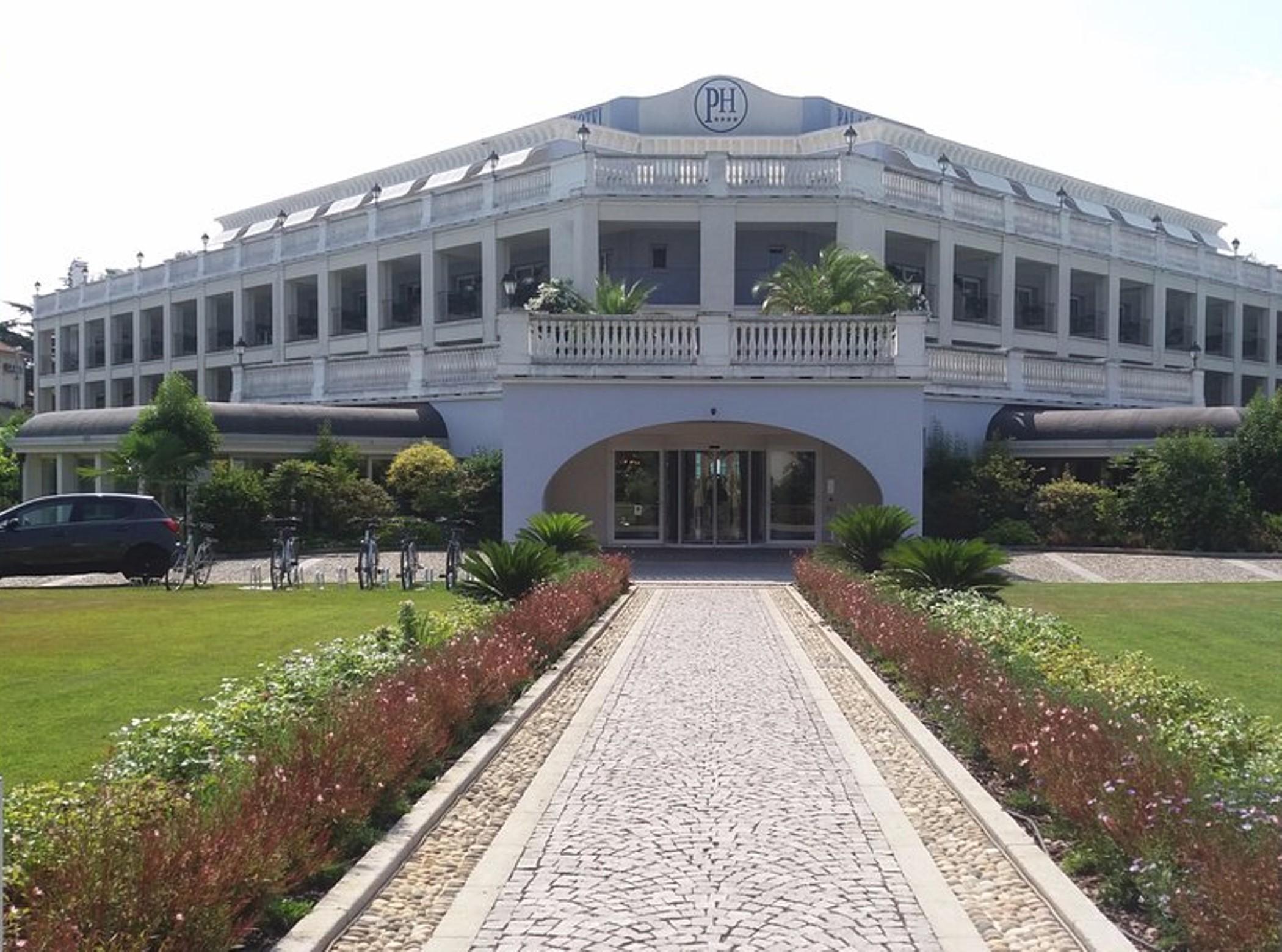 Palace Hotel Desenzano Ντεζεντσάνο ντελ Γκάρντα Εξωτερικό φωτογραφία