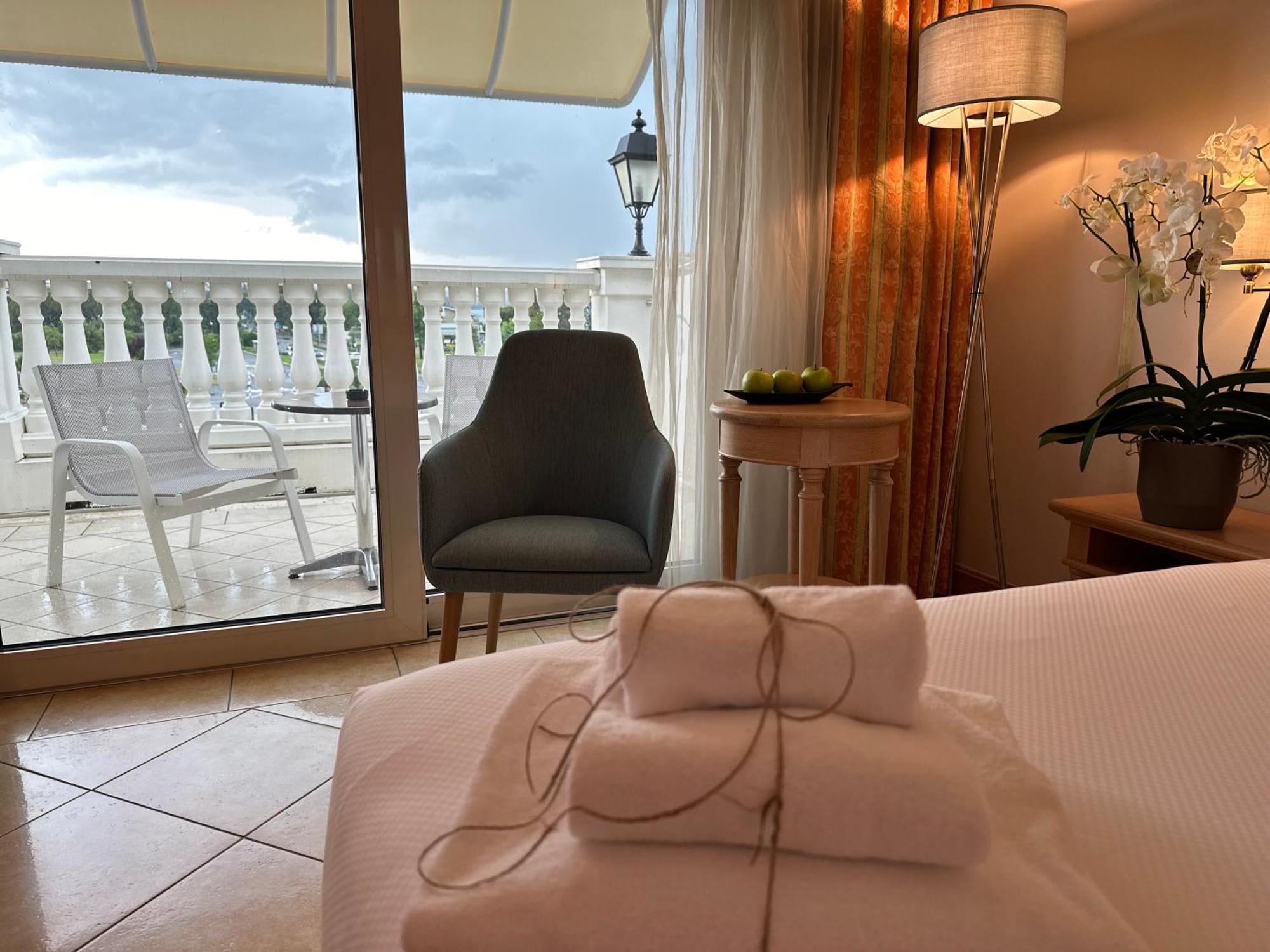 Palace Hotel Desenzano Ντεζεντσάνο ντελ Γκάρντα Εξωτερικό φωτογραφία