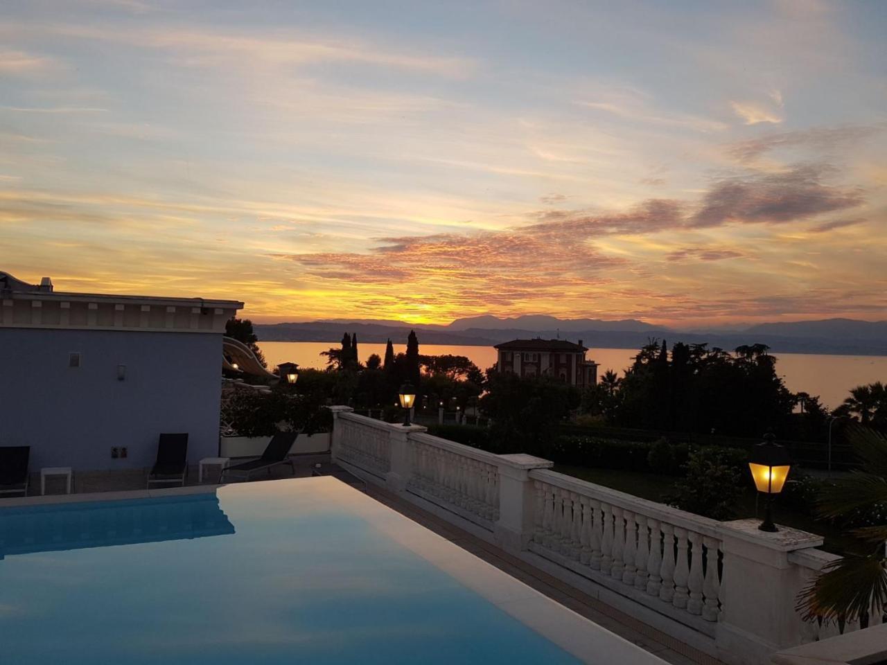 Palace Hotel Desenzano Ντεζεντσάνο ντελ Γκάρντα Εξωτερικό φωτογραφία
